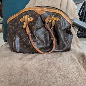 Louis Vuitton Well Loved Purse. No Rips Or Tears